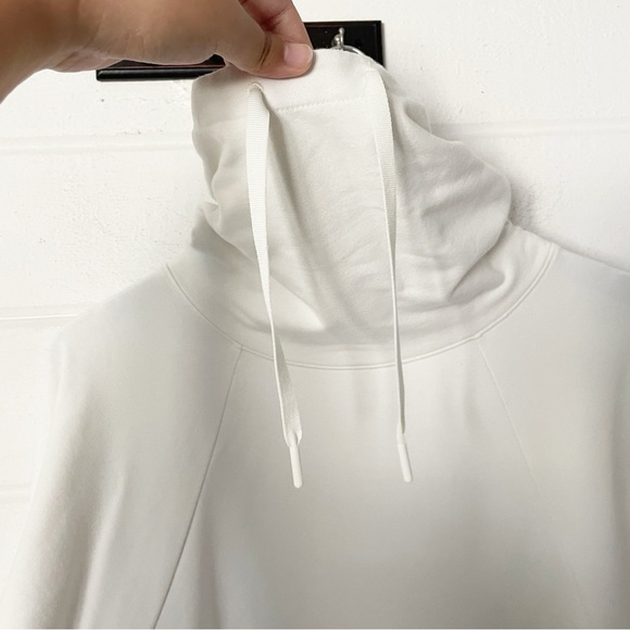 All in Motion Women’s Off-White Funnel Neck Thumb Holes Sweatshirt Size XXL - Picture 3 of 13